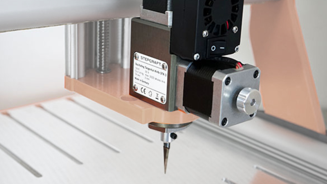 CNC Machine with Oscillating Knife Head