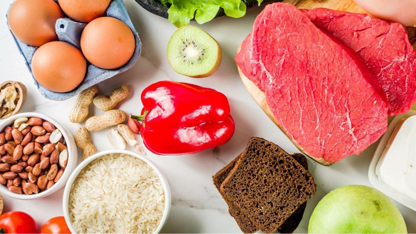 A diagram showing different food applications matched with blade materials