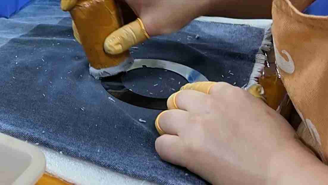 A comparison of a sharp, maintained blade edge versus a chipped, dull blade edge