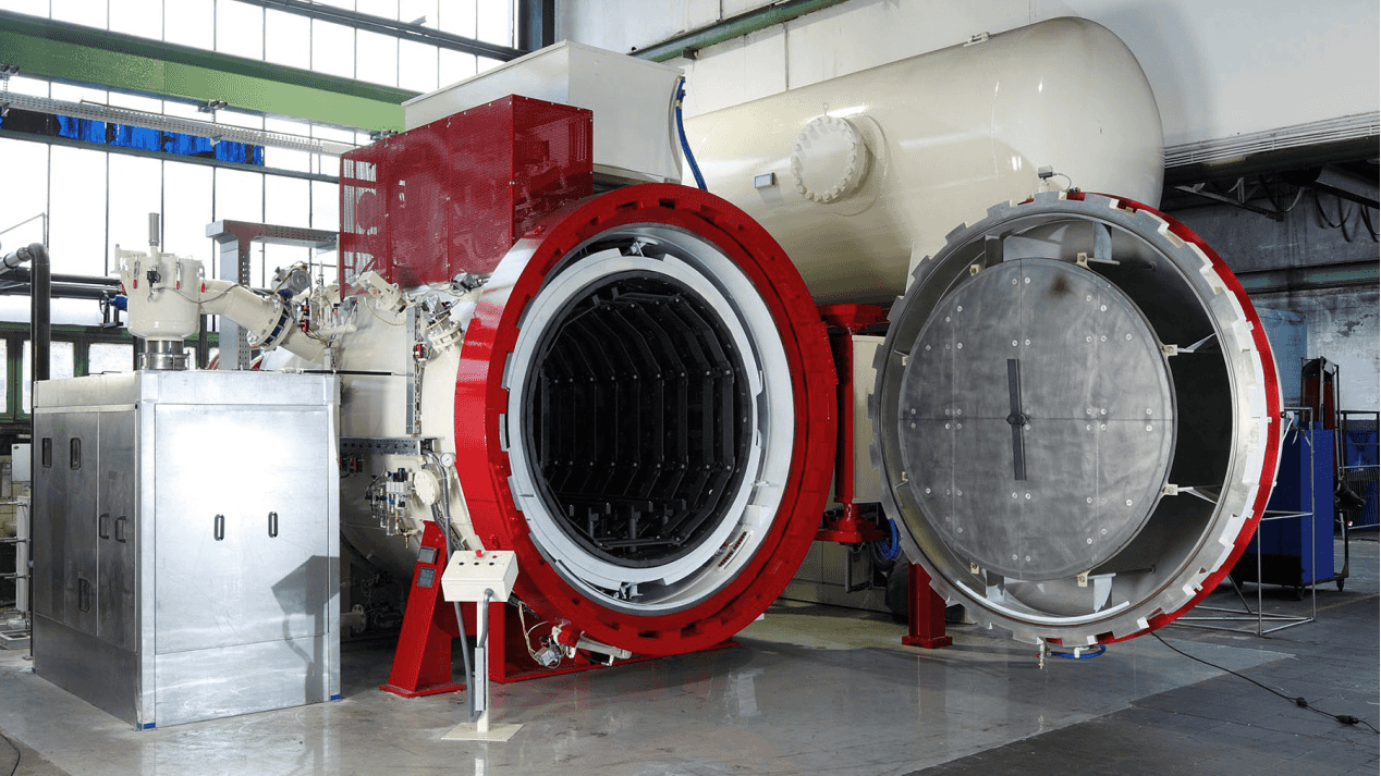 Precision grinding of a tungsten carbide blade