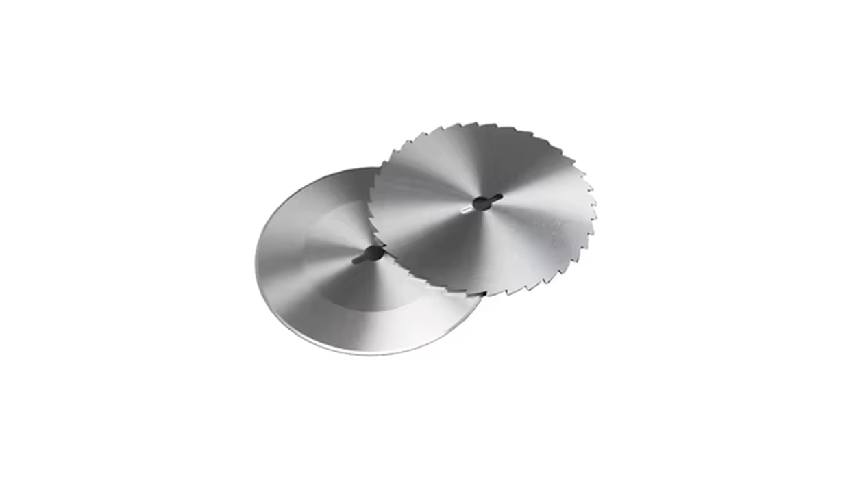 Comparison of smooth and serrated meat slicer blades
