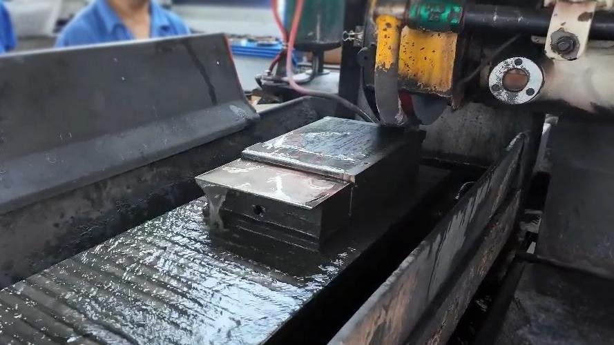 An advanced CNC grinding machine for industrial blades