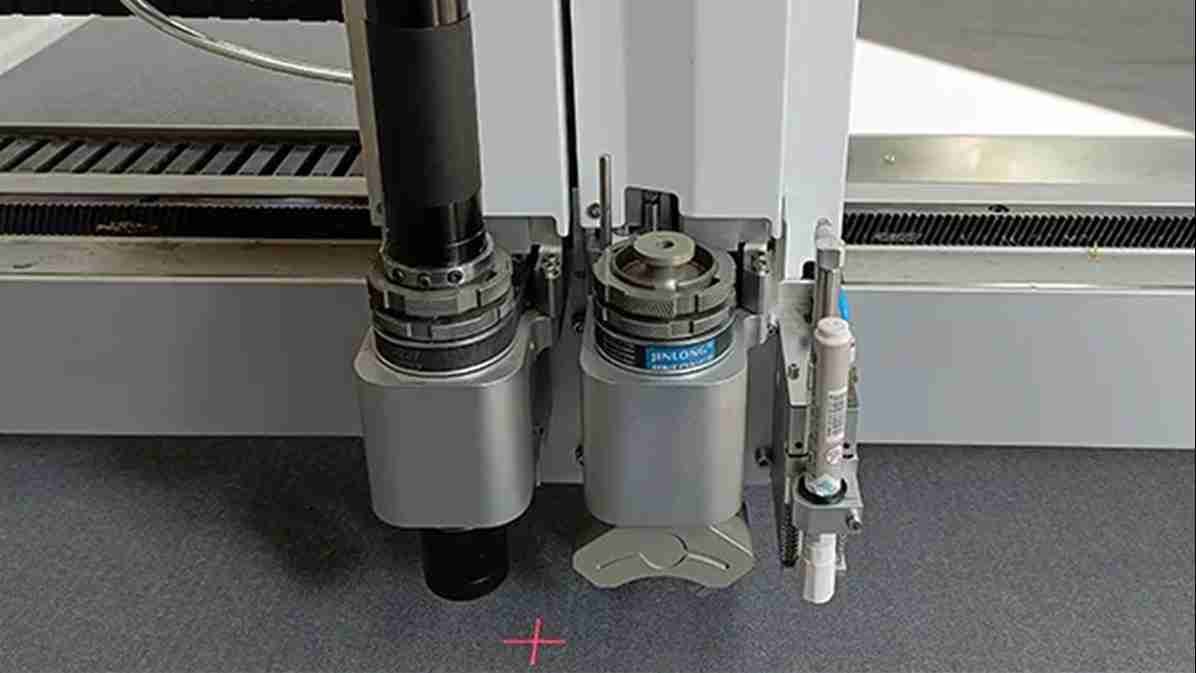 Side-by-side comparison of pneumatic and electric oscillating tools